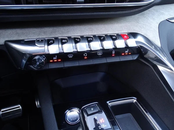 Peugeot 3008 (2021) — foto 14 van 30