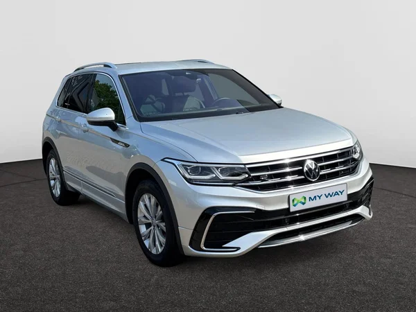 VOLKSWAGEN Tiguan (2021) — foto 22 van 24