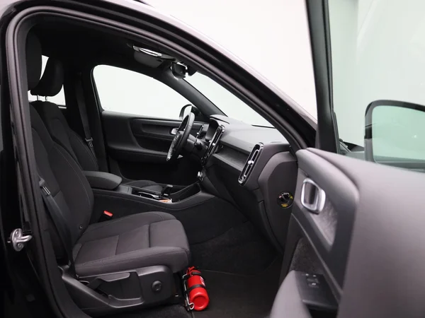 Volvo XC40 (2023) — foto 27 van 41