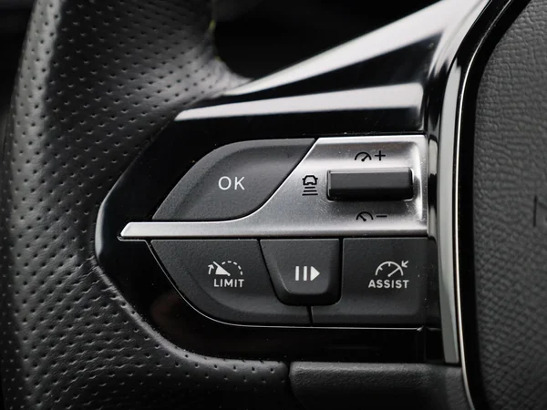 Peugeot 408 (2023) — foto 10 van 47