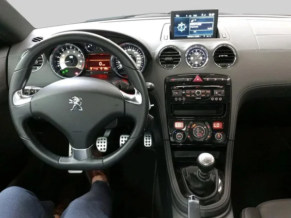 Peugeot RCZ (2014) — foto 4 van 24