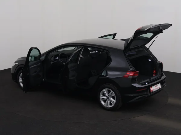 VOLKSWAGEN Golf (2024) — foto 27 van 28