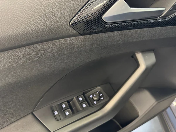 VOLKSWAGEN T-Cross (2025) — foto 19 van 20