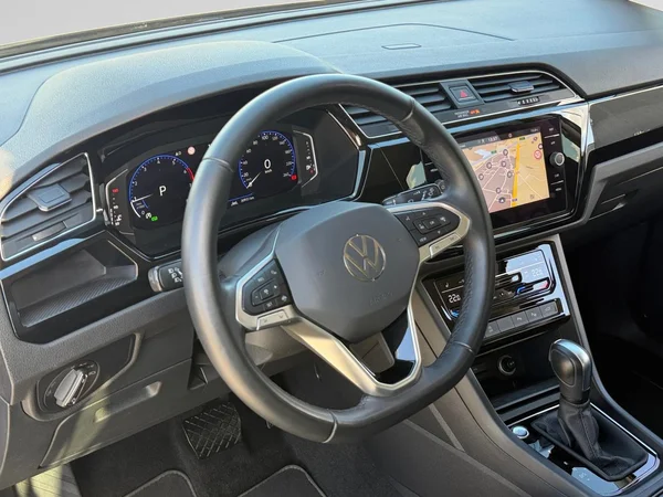 VOLKSWAGEN Touran (2025) — foto 5 van 24