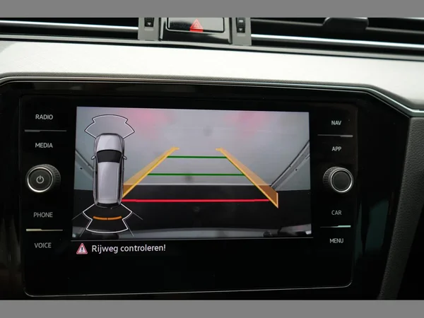 VOLKSWAGEN Passat GTE (2020) — foto 15 van 30