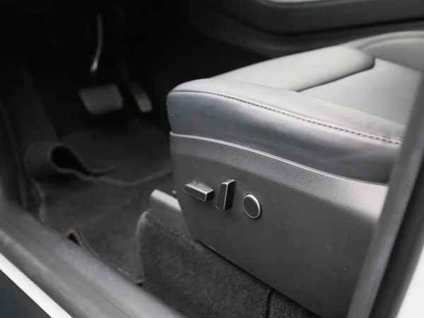 Tesla Model Y (2022) — foto 26 van 42
