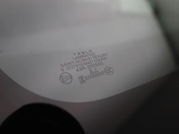 Tesla Model Y (2024) — foto 35 van 46