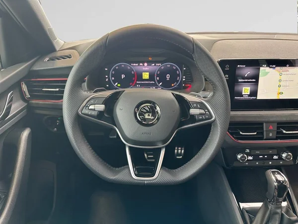 SKODA Scala (2024) — foto 2 van 19