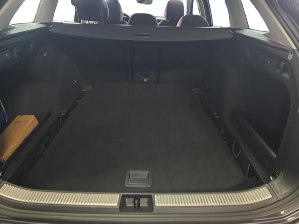 VOLKSWAGEN Passat SW (2024) — foto 3 van 12