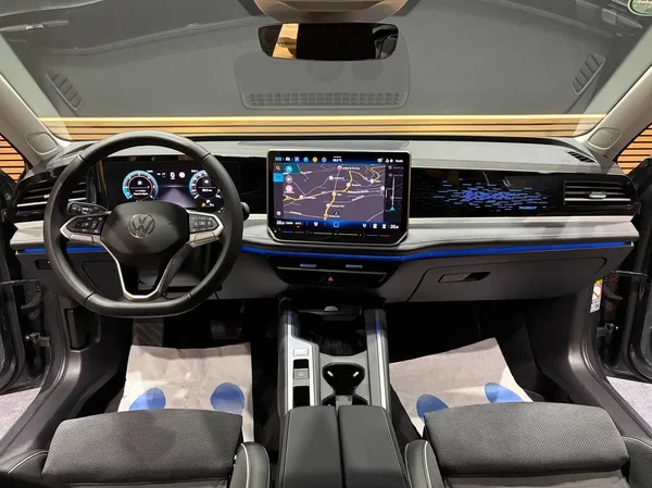 Volkswagen Passat (2024) — foto 3 van 31
