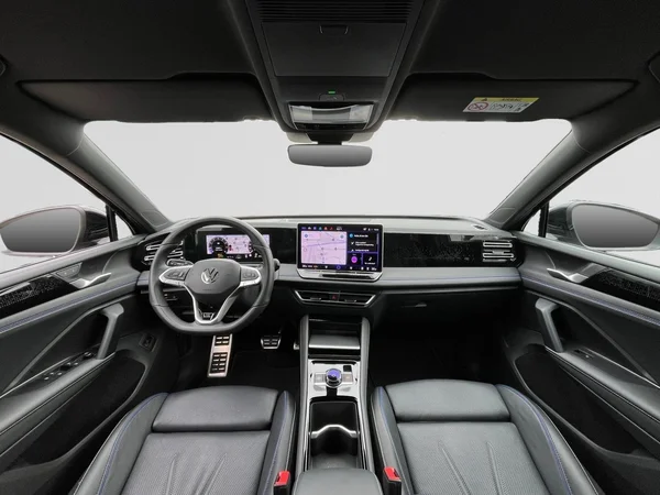 VOLKSWAGEN Tiguan (2025) — foto 16 van 22
