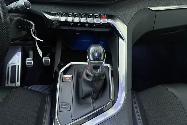 Peugeot 5008 (2018) — foto 4 van 20