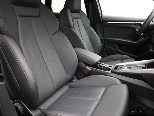 AUDI A3 Sportback (2024) — foto 16 van 21