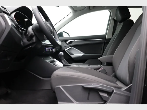 AUDI Q3 (2022) — foto 9 van 27