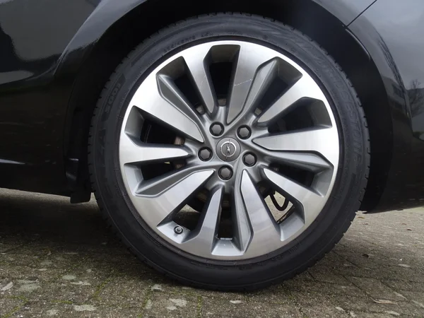 Opel Cascada (2018) — foto 3 van 27