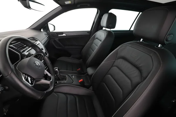 Volkswagen Tiguan (2021) — foto 16 van 16