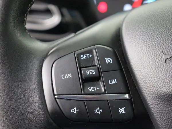 FORD Fiesta (2022) — foto 9 van 28