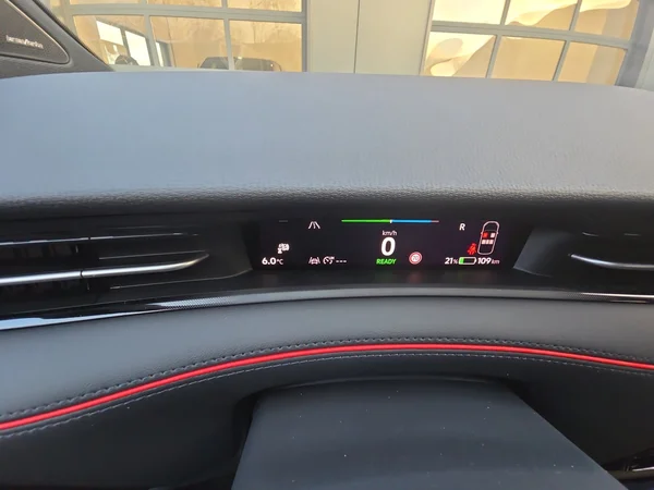 VOLKSWAGEN ID.7 Tourer (2025) — foto 22 van 24