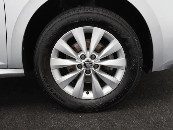 SKODA Kamiq (2022) — foto 2 van 23