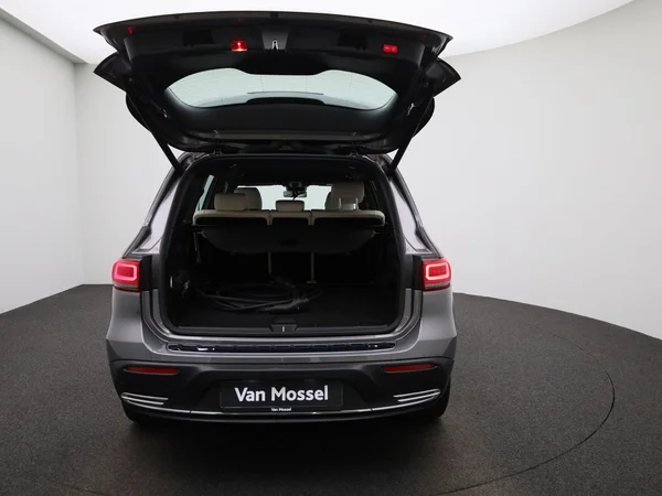 Mercedes-Benz EQB (2022) — foto 3 van 48