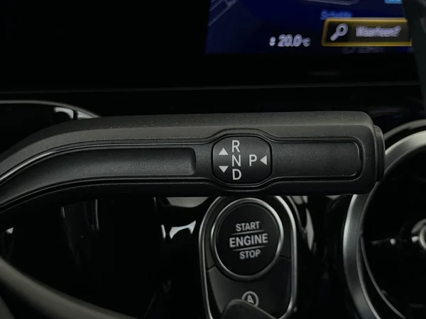 MERCEDES GLA 180 (2023) — foto 4 van 29