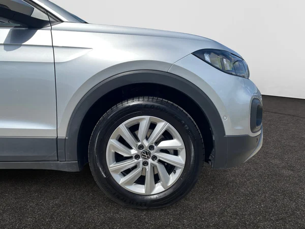 VOLKSWAGEN T-Cross (2023) — foto 13 van 20