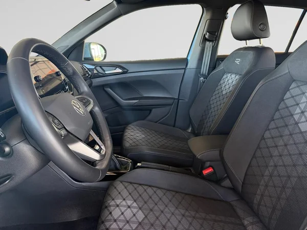 VOLKSWAGEN T-Cross (2024) — foto 12 van 17