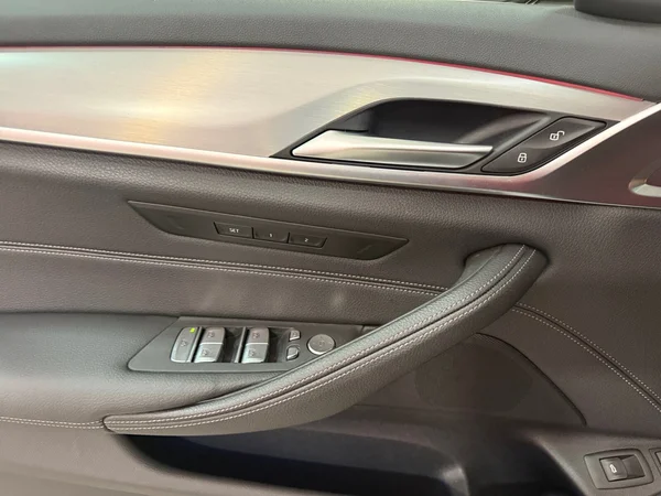 BMW 530 (2022) — foto 10 van 30