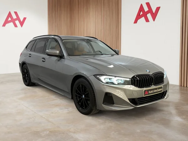 BMW 318 (2022) — foto 12 van 30
