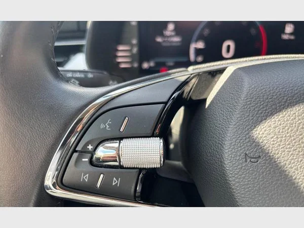 Skoda Kamiq (2022) — foto 8 van 26