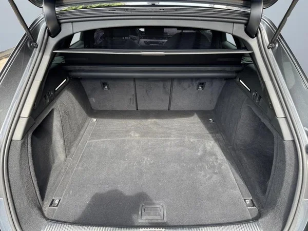 AUDI A4 Avant (2024) — foto 27 van 33