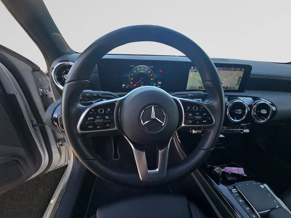 MERCEDES-BENZ A 250 (2023) — foto 17 van 24