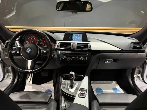 Bmw 318 (2014) — foto 4 van 24
