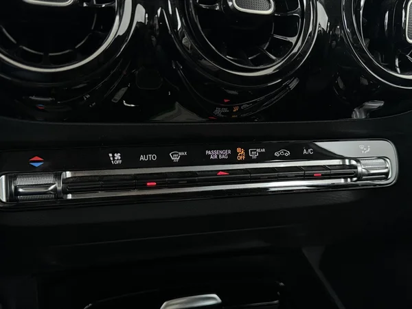 MERCEDES B 180 (2020) — foto 17 van 25