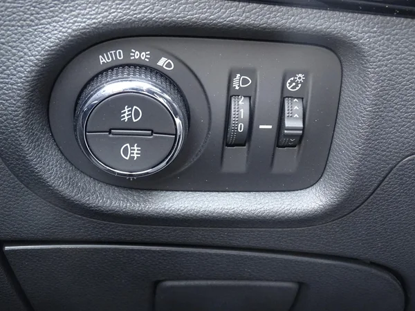 Opel Astra (2017) — foto 10 van 20