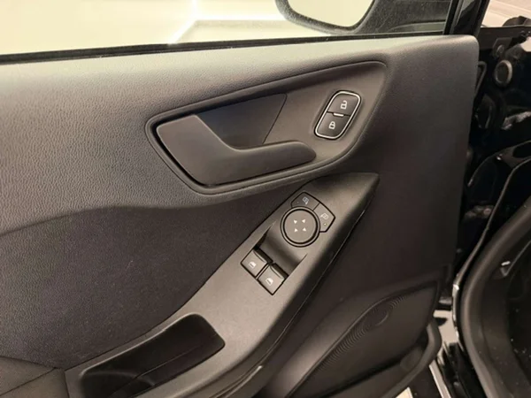 Ford Fiesta (2024) — foto 8 van 21