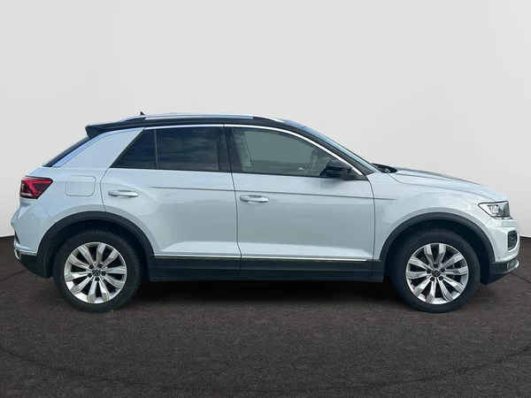 VOLKSWAGEN T-Roc (2021) — foto 21 van 24