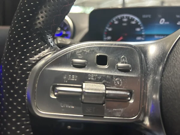 Mercedes-Benz GLA (2023) — foto 3 van 18