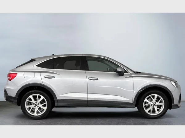 Audi Q3 Sportback (2022) — foto 20 van 26