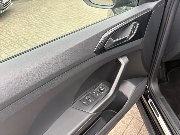VOLKSWAGEN T-Cross (2025) — foto 8 van 24