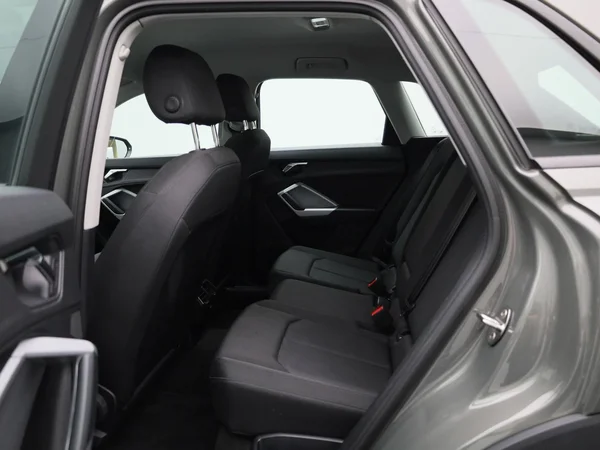 Audi Q3 (2022) — foto 2 van 45