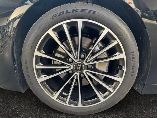 AUDI A6 Avant e-tron (2025) — foto 17 van 20