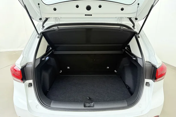 MG ZS Hybrid+ (HEV) (2026) — foto 12 van 16