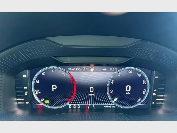 Skoda Karoq (2023) — foto 4 van 30