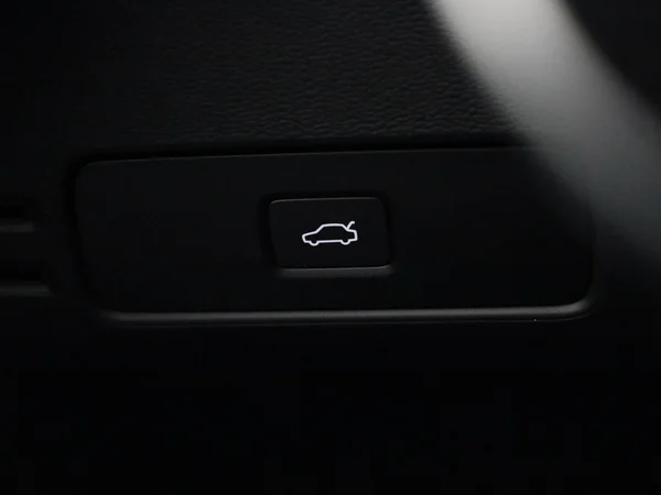 Volvo XC40 (2023) — foto 16 van 41
