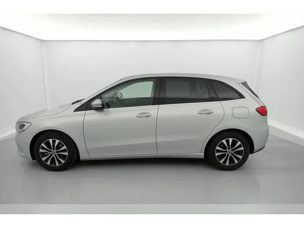 MERCEDES-BENZ B 180 (2022) — foto 31 van 36