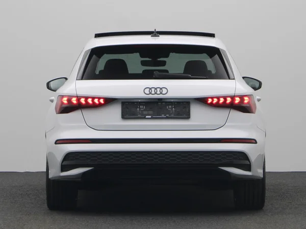 AUDI A3 Sportback (2025) — foto 9 van 12
