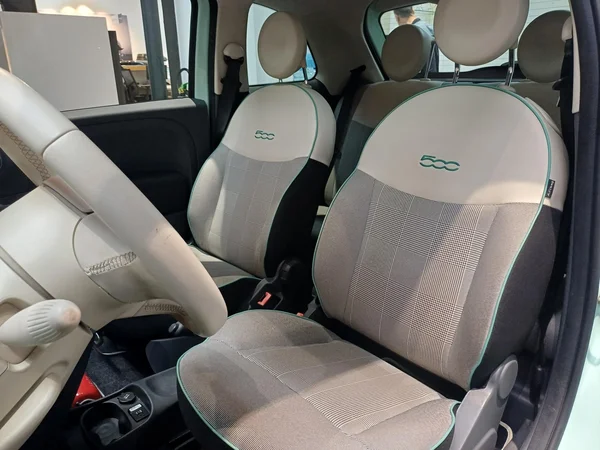 Fiat 500 (2015) — foto 3 van 22