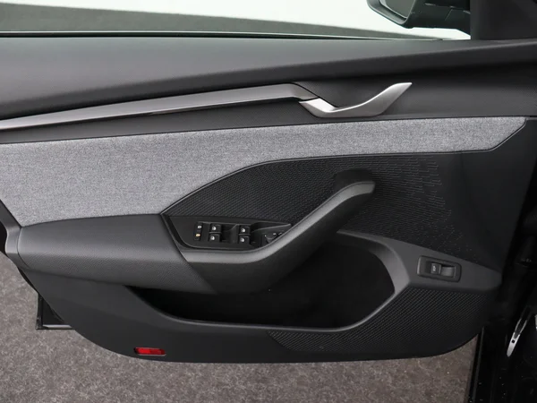 SKODA Octavia Combi (2025) — foto 11 van 20
