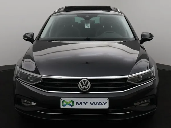 Volkswagen Passat (2021) — foto 12 van 30